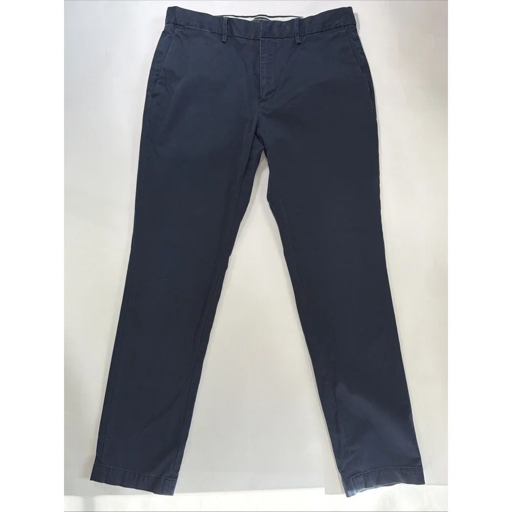 Banana Republic Men’s Navy Blue Fulton Chino Size 33/32